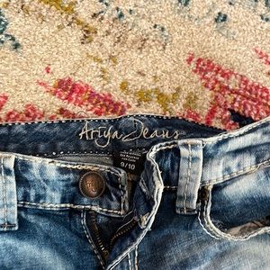 Ariya jeans boot cut size 9/10